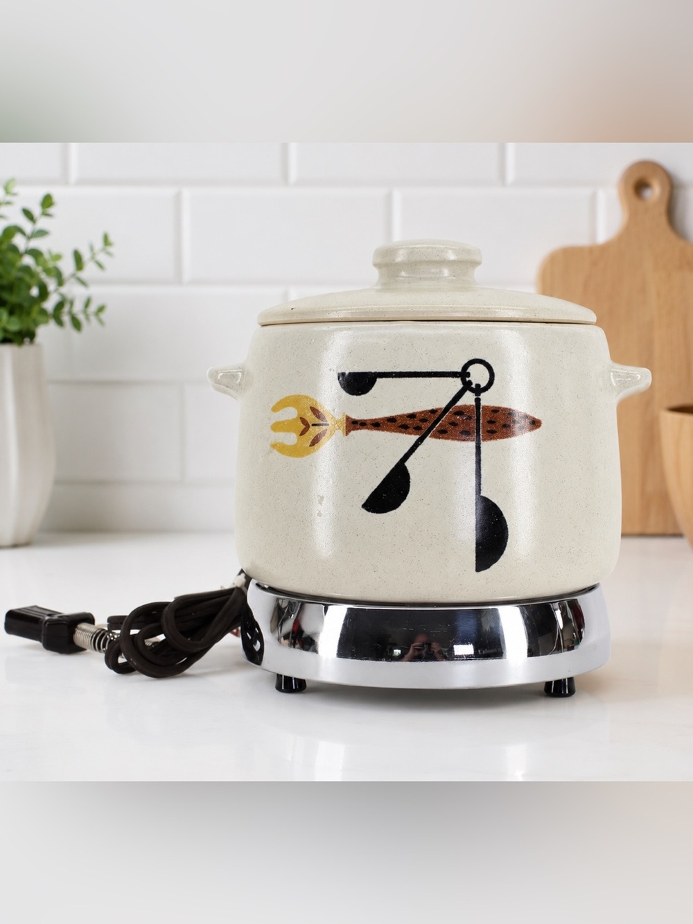 Vintage 2qt West Bend Stoneware Crock Pot & Heat-Rite Base